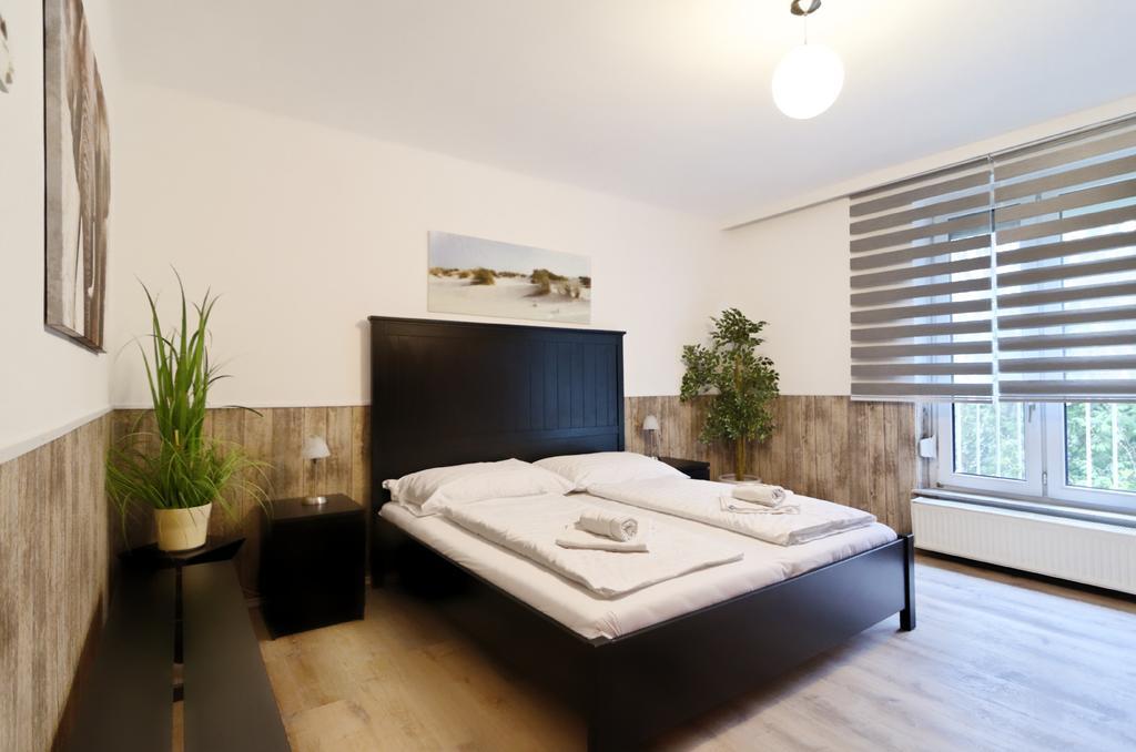 Manu Apartment Hennersdorf Buitenkant foto