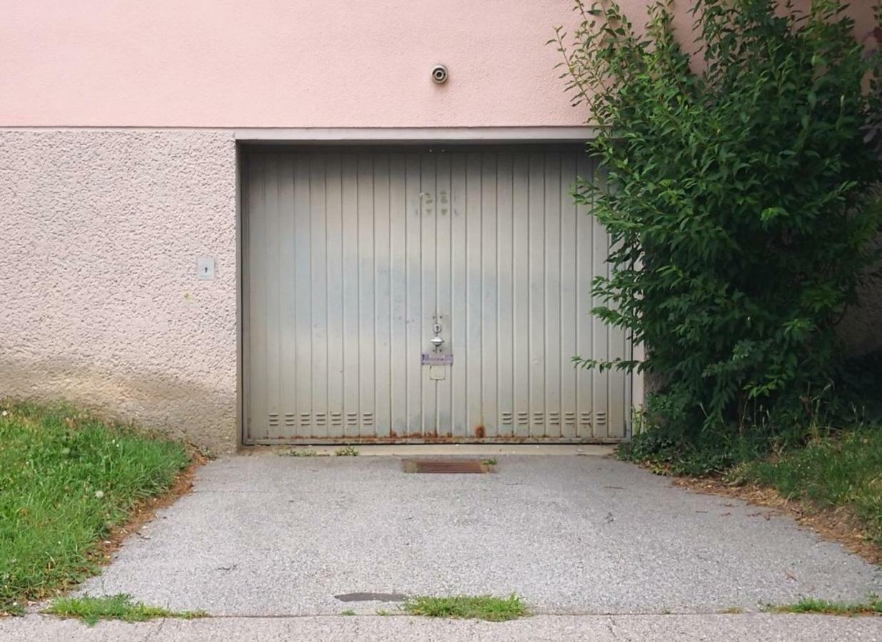 Manu Apartment Hennersdorf Buitenkant foto